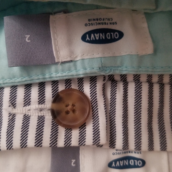 2 pairs of women's shorts - Picture 3 of 3